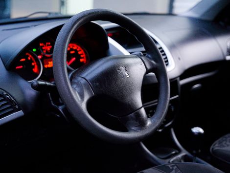 Peugeot 207 XR 1.4 Flex 8V 5p