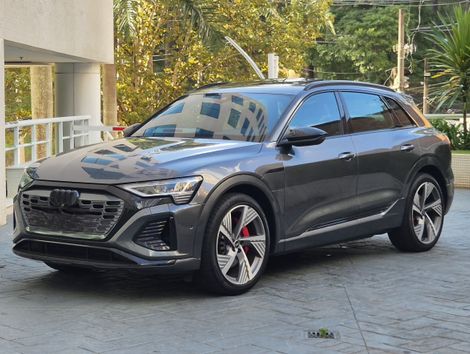 Audi Q8 E-TRON Launch Edition (Elétrico)