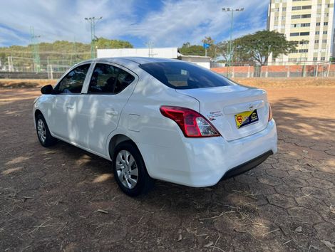 Nissan VERSA 1.0 12V FlexStart 4p Mec.