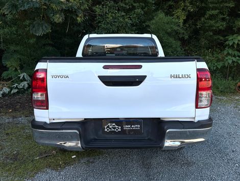Toyota Hilux CD 4x4 2.8 Diesel Mec.