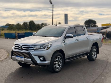 Toyota Hilux SW4 SRX 4x4 2.8 TDI 16V Dies. Aut.