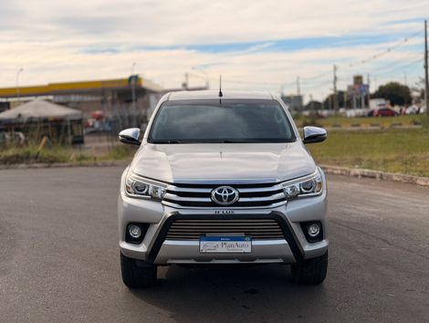 Toyota Hilux SW4 SRX 4x4 2.8 TDI 16V Dies. Aut.