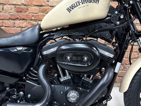 Harley XL 883N IRON