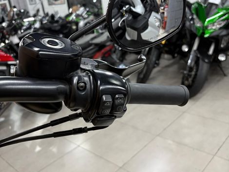 Harley XL 883N IRON