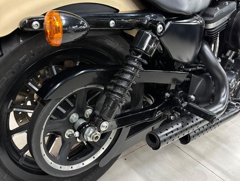 Harley XL 883N IRON