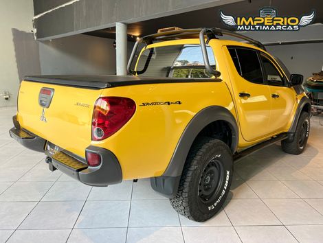 Mitsubishi L200 Triton Savana 3.2 CD TBI Dies. Mec.