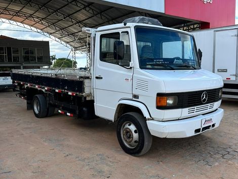 MERCEDES-BENZ 710/ 710 Plus 2p (diesel)