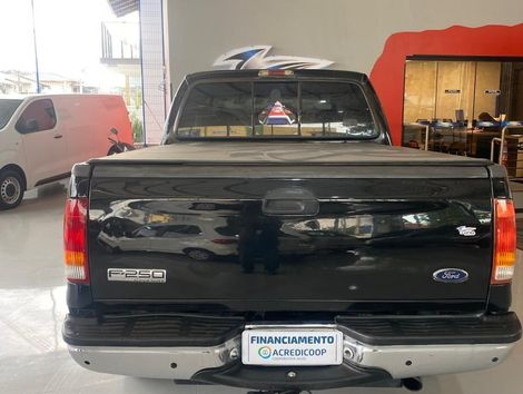 Ford F-250 XLT 4.2 180cv CD TB Diesel