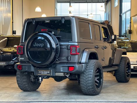 Jeep Wrangler SAHARA Overland 2.0 4x4 4p Aut.