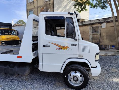 MERCEDES-BENZ 710/ 710 Plus 2p (diesel)
