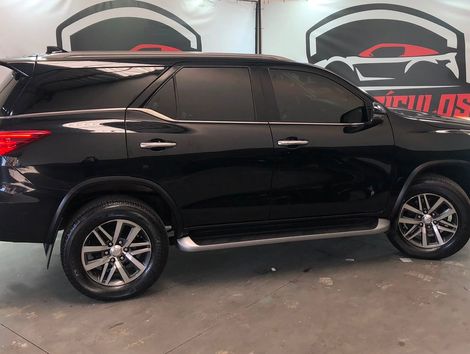 Toyota Hilux SW4 SRX 4x4 2.8 TDI 16V Dies. Aut.