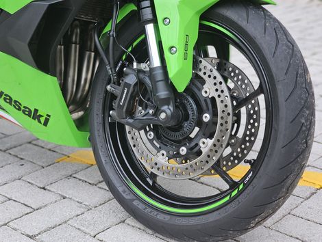 KAWASAKI NINJA ZX-4R