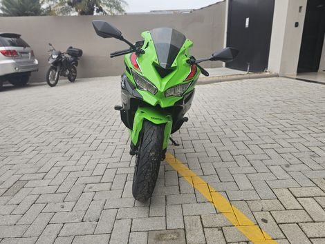 KAWASAKI NINJA ZX-4R