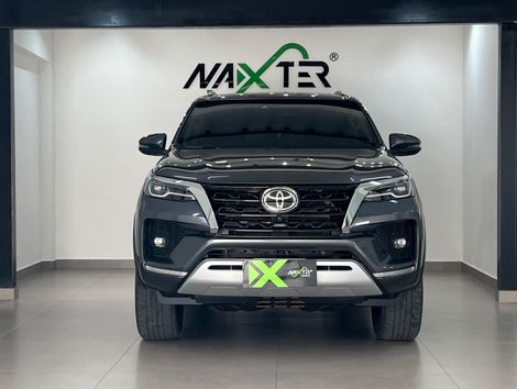 Toyota Hilux SW4 SRX 4x4 2.8 TDI 16V Dies. Aut.