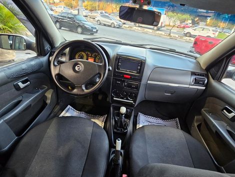 Fiat Palio Weekend HLX 1.8 mpi Flex 4p