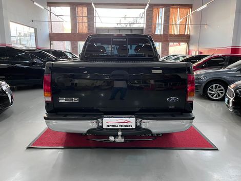 Ford F-250 XLT 3.9 4x2 Diesel TB