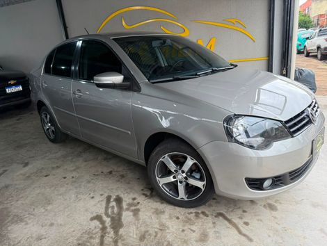 VolksWagen Polo Sedan 1.6 Mi Total Flex 8V 4p