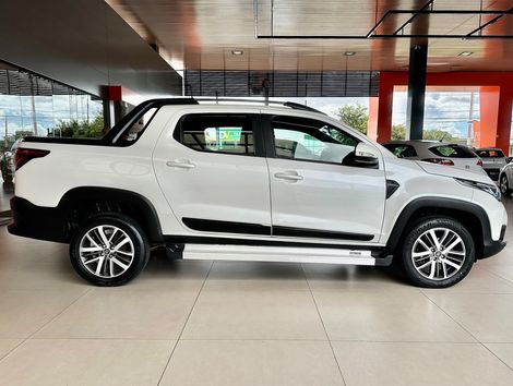 Fiat Strada Volcano 1.3 Flex 8V CD