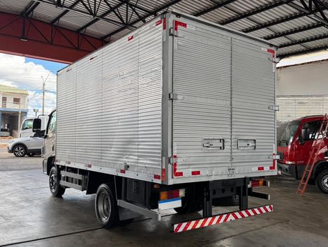 MERCEDES-BENZ Accelo 815 2p (diesel) (E5)