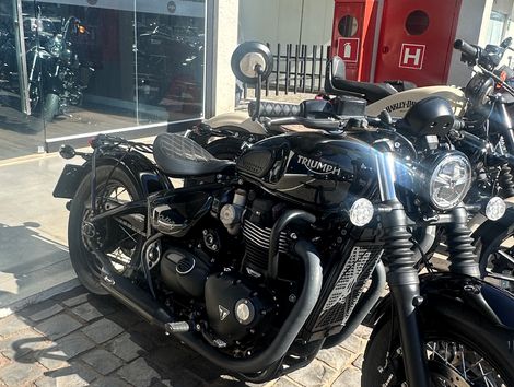 TRIUMPH BONNEVILLE BOBBER BLACK 1200cc