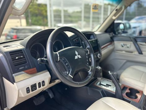 Mitsubishi Pajero HPE Full 3.2 4x4 T.I.Dies. 5p Aut