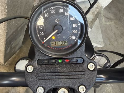 Harley XL 883N IRON