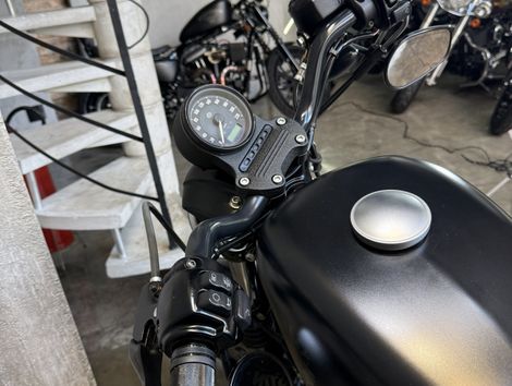 Harley XL 883N IRON
