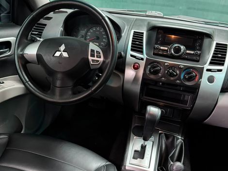 Mitsubishi Pajero DAKAR 3.2 4x4 T.I. Dies. 5p Aut.