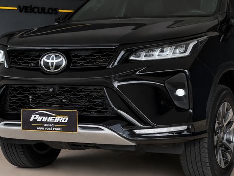 Toyota Hilux SW4 Diamond 2.8 TB 4x4 Die. Aut.