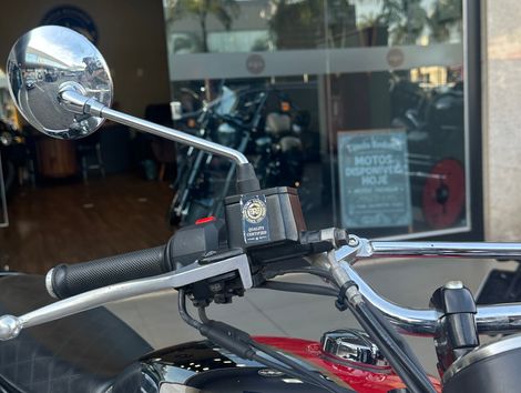 Royal Enfield Interceptor 650 Custom 