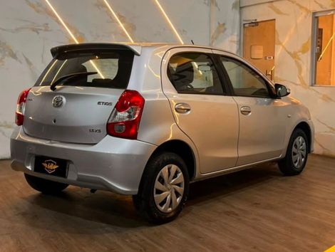 Toyota ETIOS XS 1.5 Flex 16V 5p Mec.