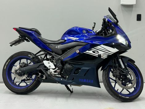 YAMAHA YZF R-3 321/ABS