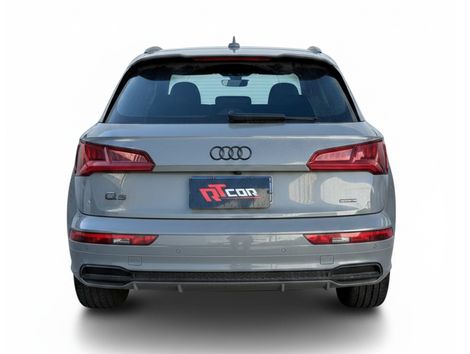 Audi Q5 Black 2.0 TFSI Quattro S tronic