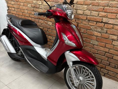 PIAGGIO BERVERLY  TOURING 300  i.e 278cc