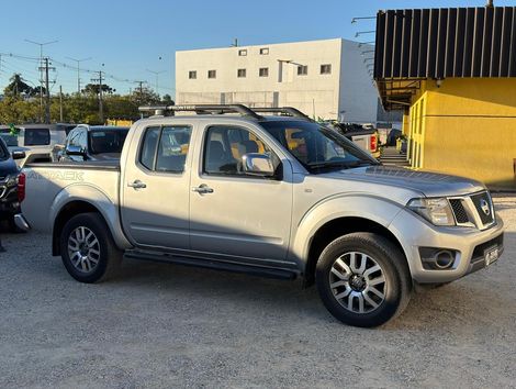 Nissan Frontier SV AT. CD 4x4 2.5 TB Dies. Aut.