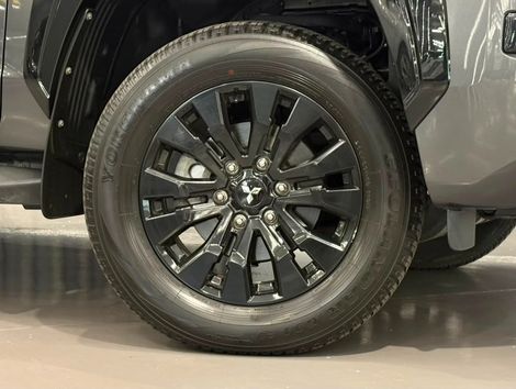 Mitsubishi Triton Katana 2.4 CD 4x4 TB Diesel Aut.