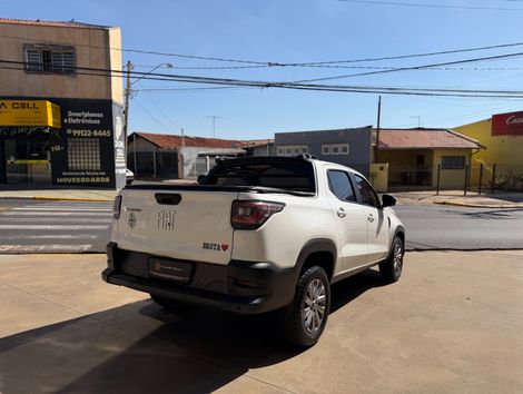 Fiat Strada Freedom 1.3 Flex 8V CD