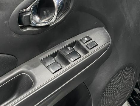 Nissan VERSA SL 1.6 16V FlexStart 4p Aut.