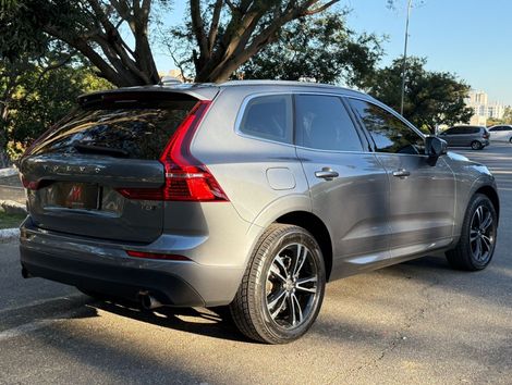 Volvo XC 60 D-5 MOMENTUM 2.0 AWD Diesel 5p