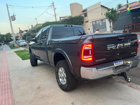 RAM 3500 LARAMIE 6.7 TB CD 4x4 Diesel