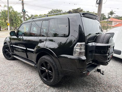 Mitsubishi Pajero HPE Full 3.2 4x4 T.I.Dies. 5p Aut