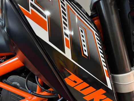KTM DUKE 390
