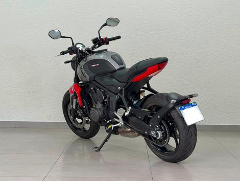 TRIUMPH TRIDENT 660
