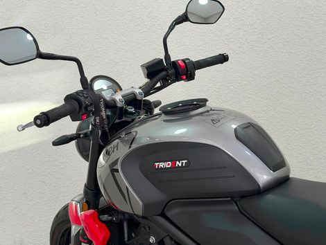 TRIUMPH TRIDENT 660