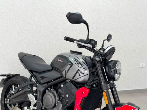 TRIUMPH TRIDENT 660