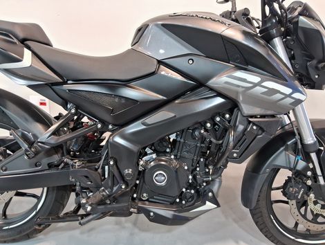 BAJAJ DOMINAR 200