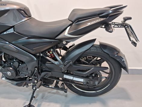 BAJAJ DOMINAR 200