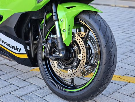 KAWASAKI NINJA ZX-4RR