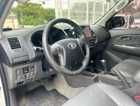 Toyota Hilux CD SRV 4x4 2.7 Flex 16V Aut.