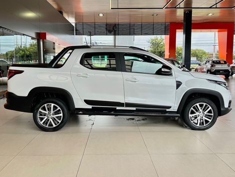 Fiat Strada Volcano 1.3 Flex 8V CD